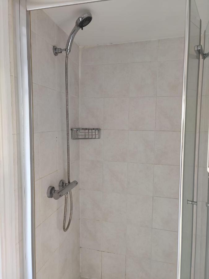 דירות לונדון Studio On Golders Green Road מראה חיצוני תמונה