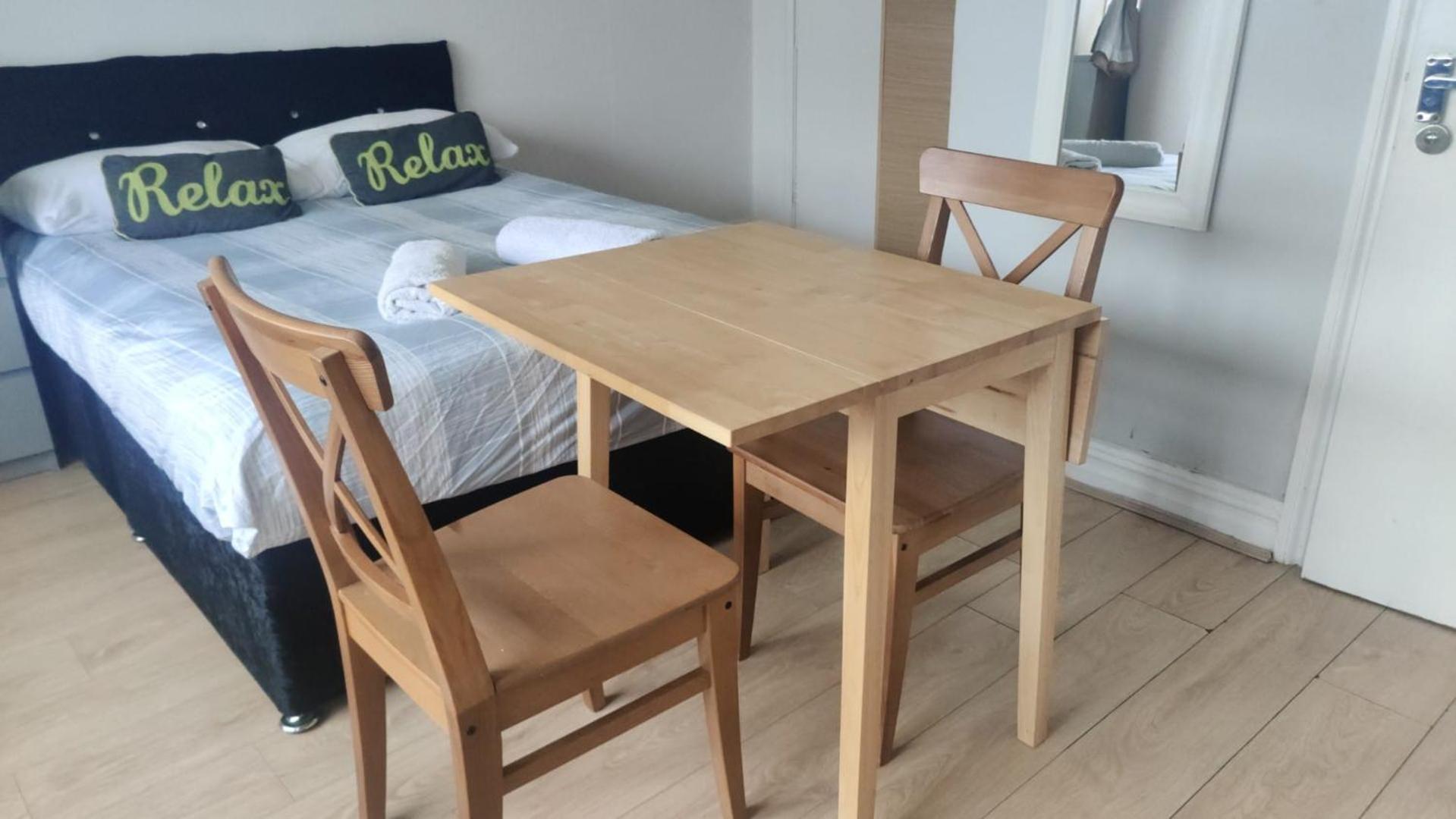 דירות לונדון Studio On Golders Green Road מראה חיצוני תמונה