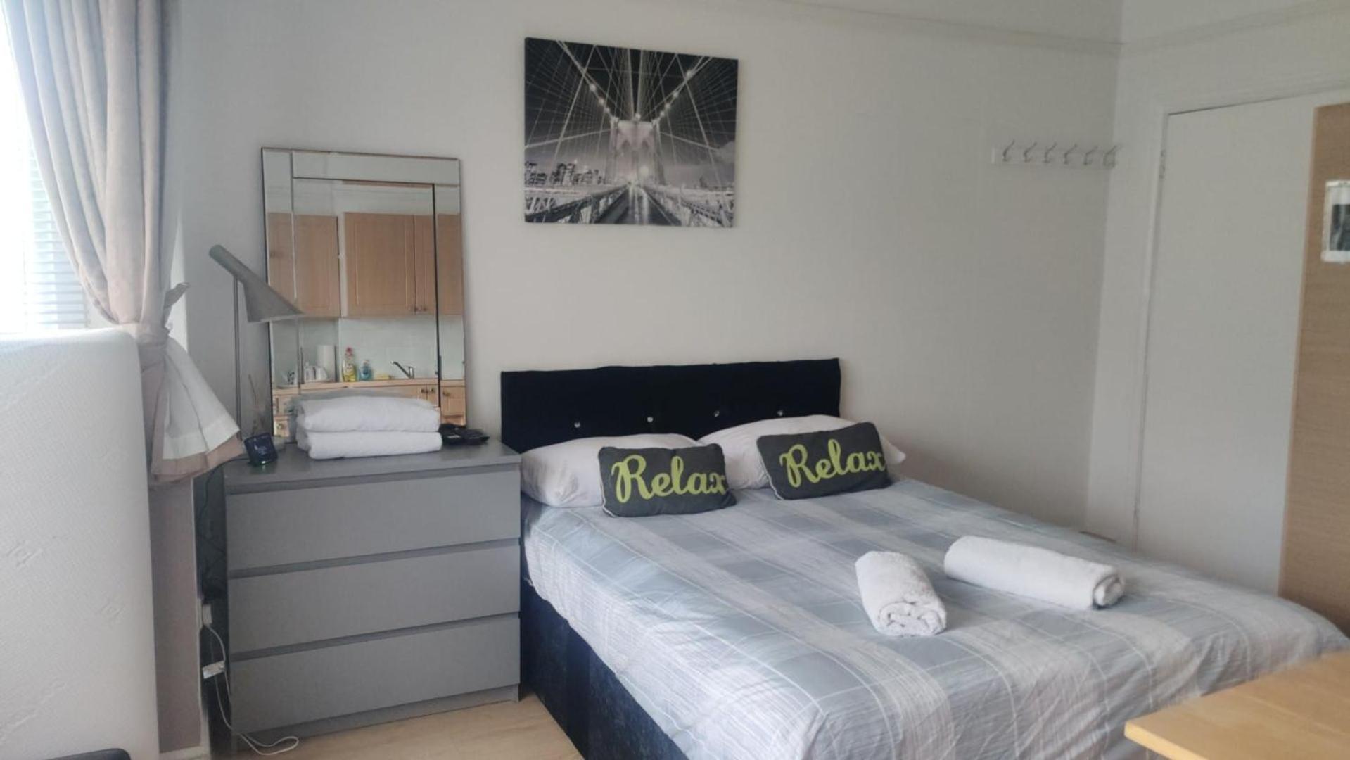 דירות לונדון Studio On Golders Green Road מראה חיצוני תמונה